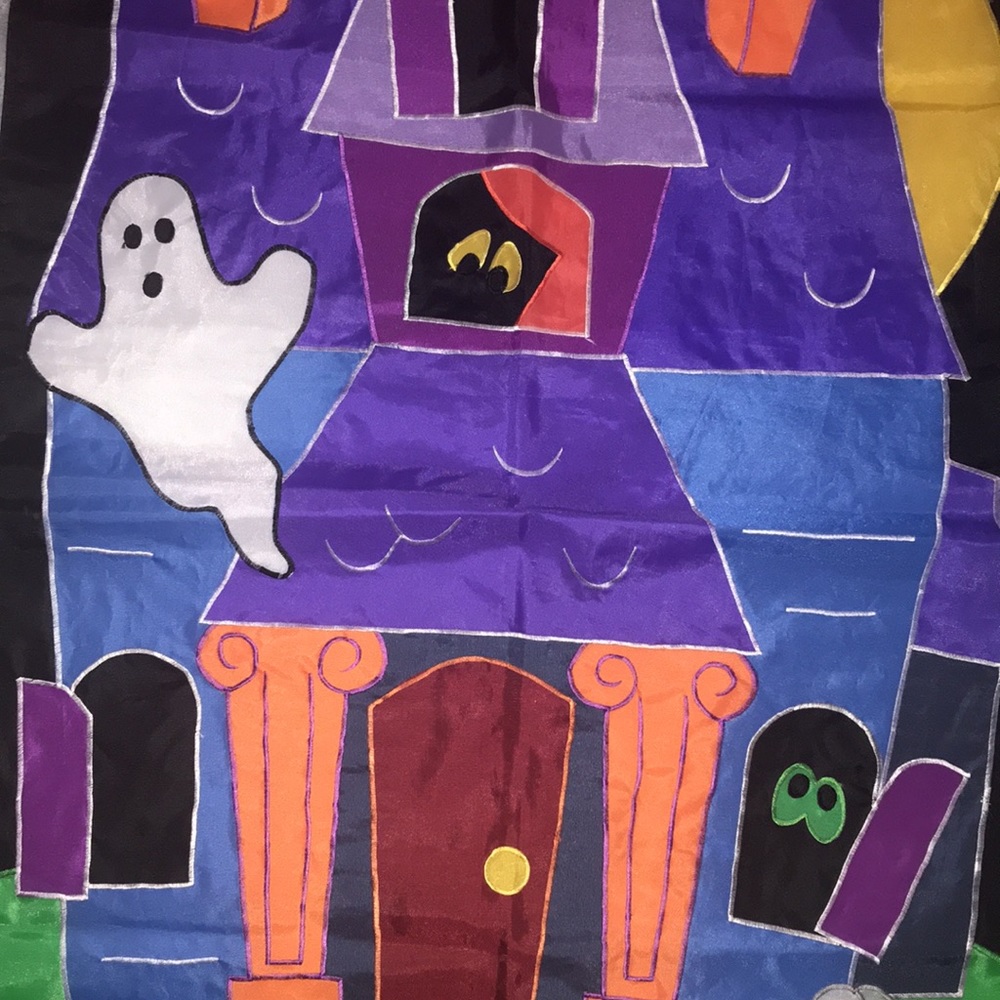 Halloween flag
decorative  in very good condition